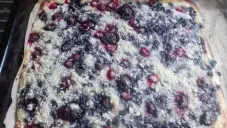 Fotka uživatele Zuzka90 k receptu Borůvkový koláč pudinkem a žmolenkou