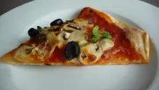Fotka uživatele Zuzanka a Míša k receptu Pizza s kuřecím masem a mozzarelou